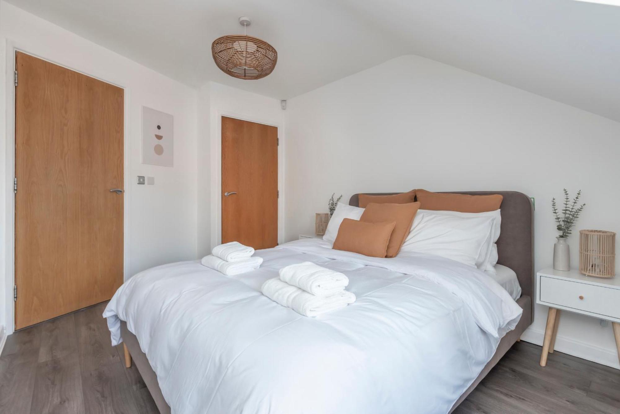 The Loft - Spacious Luxury 2 Bed 2 Bath With Free Secure Parking And Tube Close By لندن المظهر الخارجي الصورة